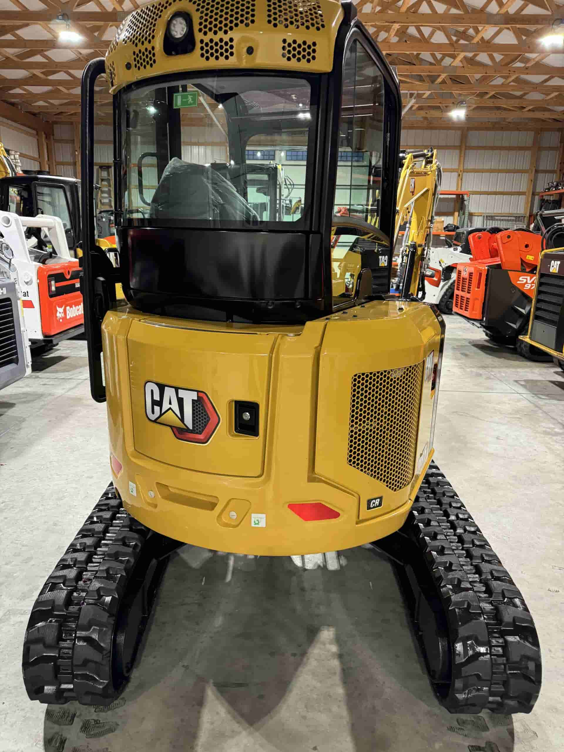 2023 CAT 303.5 LIKE NEW
